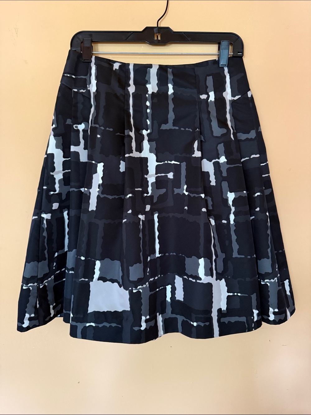 Express Black & White Geometric A-Line Skirt Size 6